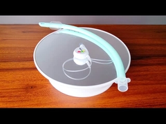 Tubos endotraqueales a través de la boca con la banda de la cápsula que indica burbujas Y la vía aérea del tubo